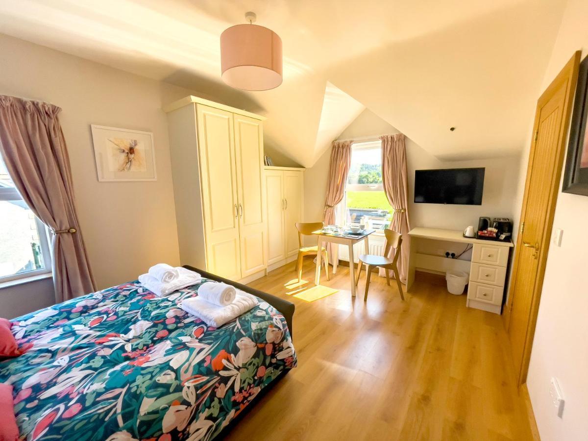 Mount Edwards Hill Guest Accommodation Cushendall Buitenkant foto