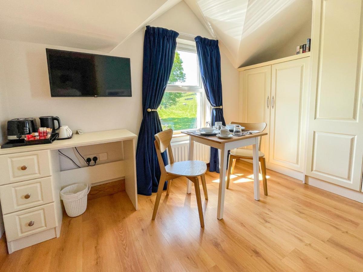 Mount Edwards Hill Guest Accommodation Cushendall Buitenkant foto