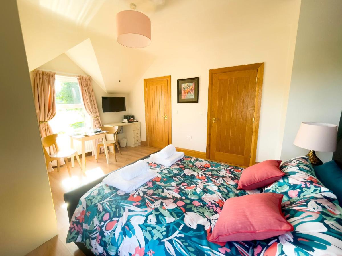 Mount Edwards Hill Guest Accommodation Cushendall Buitenkant foto